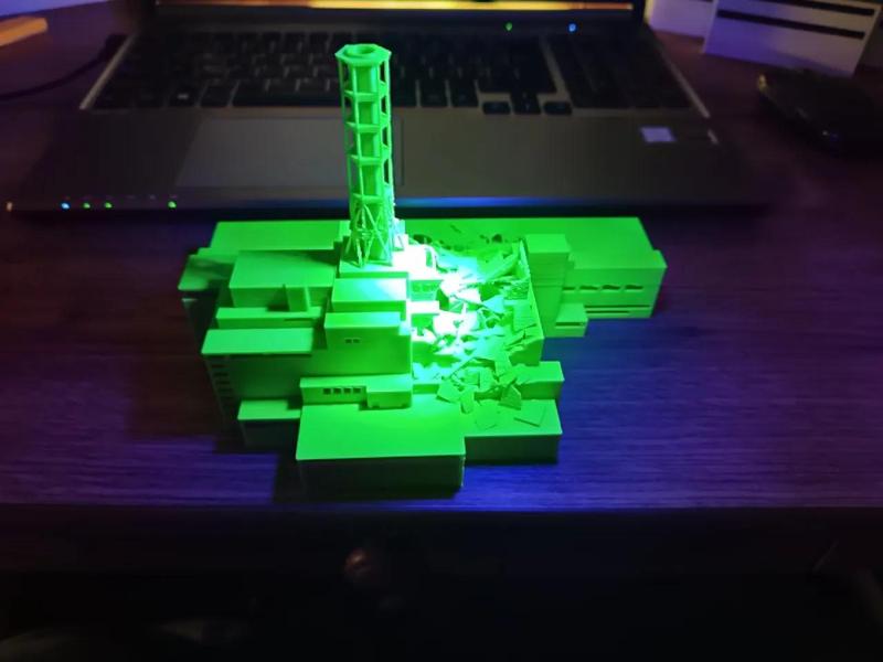 Černobyl reaktor číslo 4 po explozi včetně ikonického komínu u vás doma   