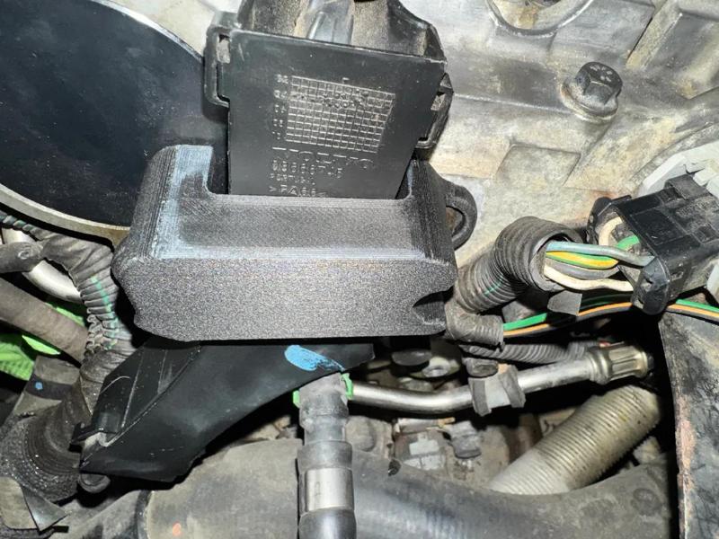 2005 V50 Coil Harness Bracket   