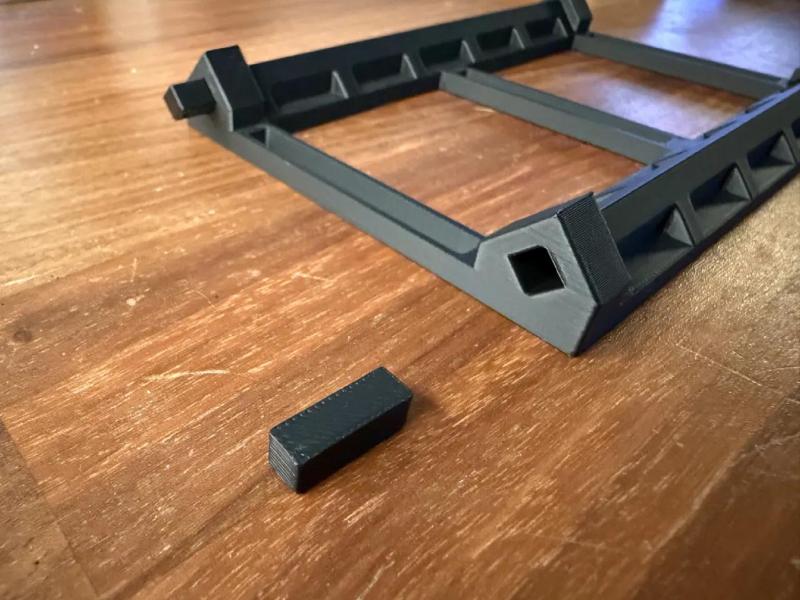 Simple Filament Rack with connector pins   