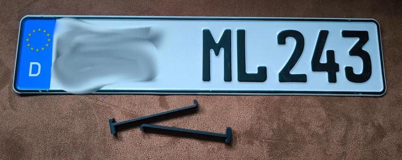 Halter für KFZ-Kennzeichen   