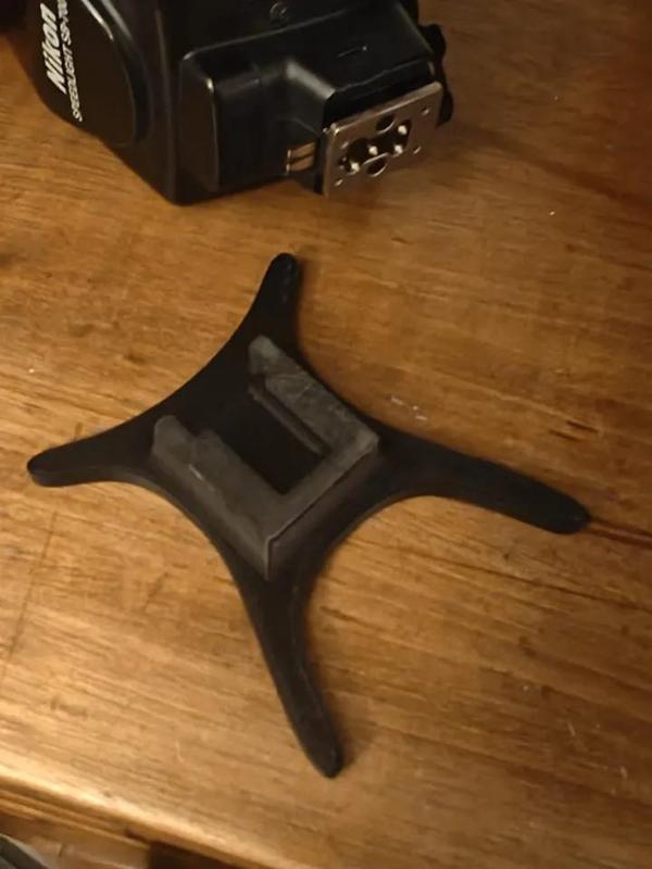 Stand for Nikon flash   