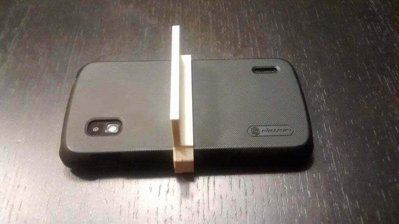 Nexus 4 + nillkin super frosted shield case car holder