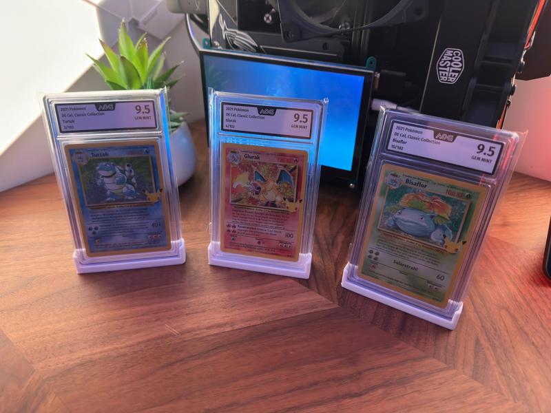 AOG Card Stand (Pokemon)
