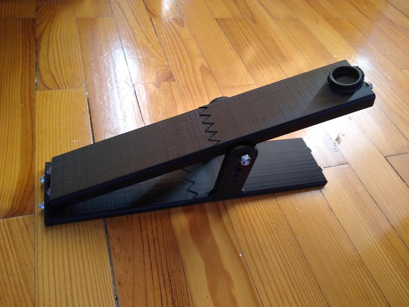 Toilet lid/seat pedal lifter