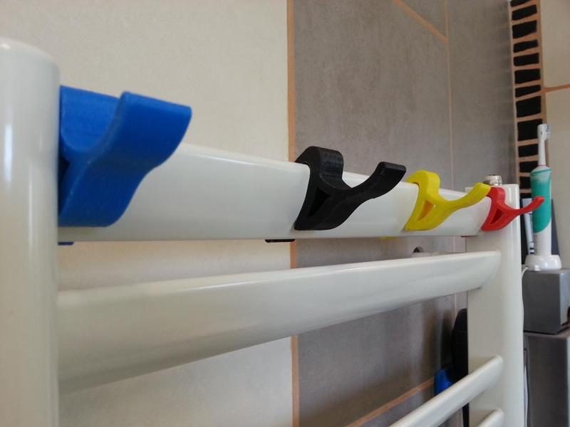 Support towel on radiator / Support serviette radiateur salle de bain