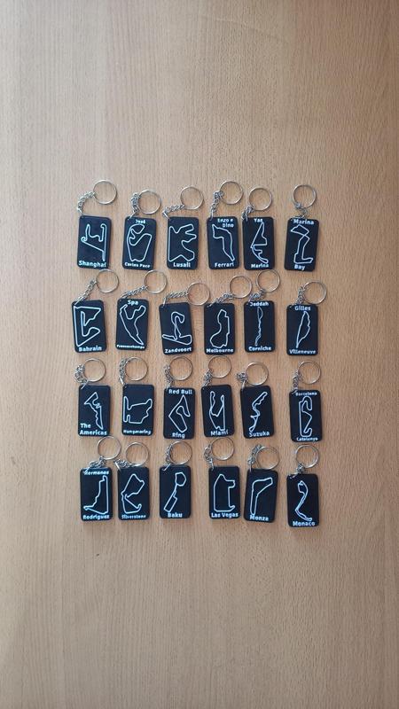 Pack of 24 key rings of the circuits of F1 2024