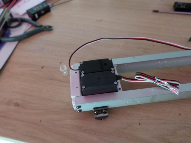 Tamiya double servo support and European truck cab mount