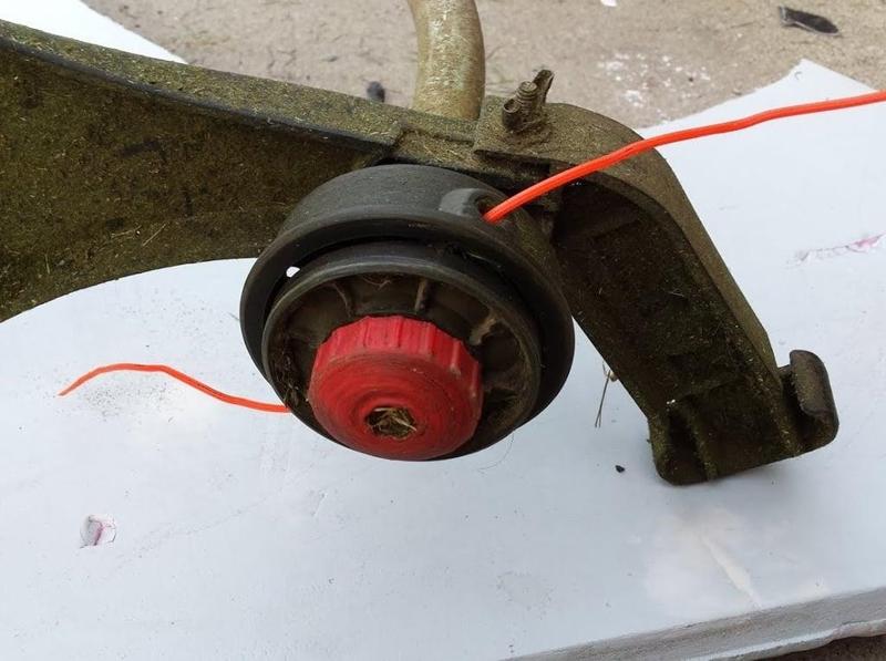 Trimmer Bump Head Knob. Homelite.