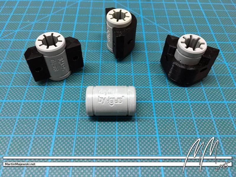 Prusa i3 MK2: V2 holder clips for Y-axis' bearings (LM8UU and igus drylin RJ4JP-01-08)