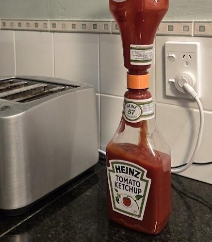 Ketchup Bottle to Bottle Joining Device (Drainer / Decanter)