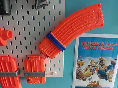 Nerf mag skadis holder - rotated by 45°