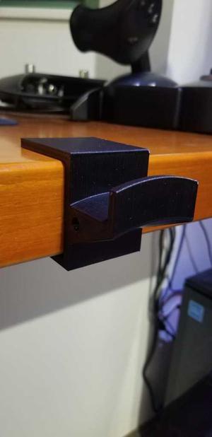 Table mounted headphone holder
