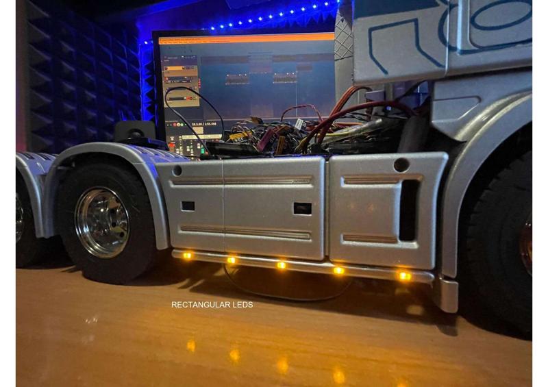 1/14 Tamiya Scania R620 Side Light Bar (small rectangular)