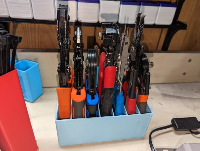 Gridfinity Crimper Stand