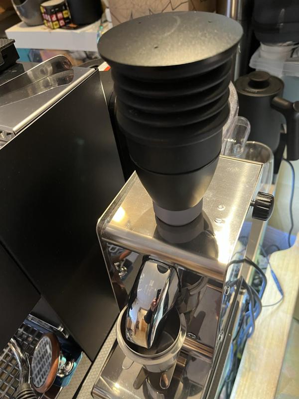 Ascasa i-Steel i-1 adapter to Eureka Single Dose Hopper