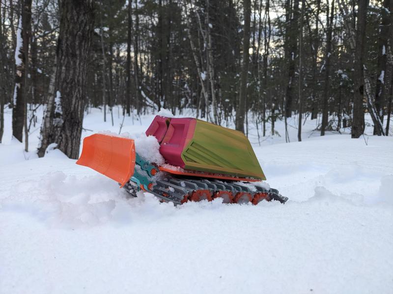 1:24 RC Snowcat || Snow plowing robot