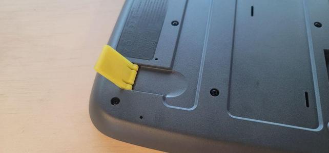 Logitech MK320 Keyboard Foot