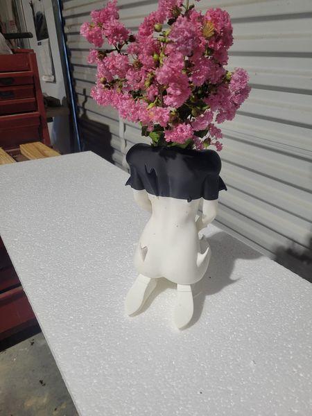 Thorn Woman flower vase
