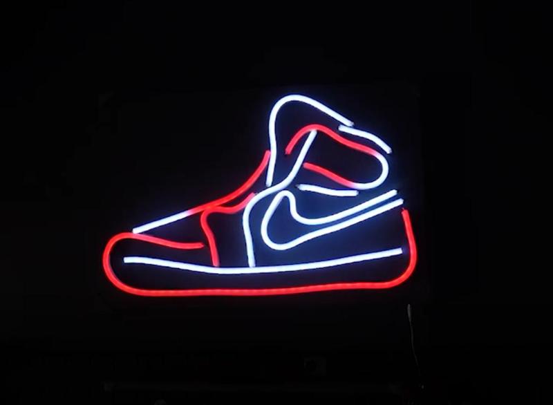 NIKE CONNECTED NEON SIGN