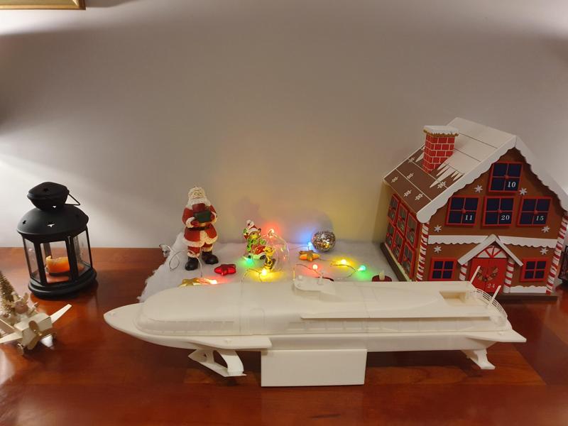 Zryw 1 : an hydrofoil RC boat