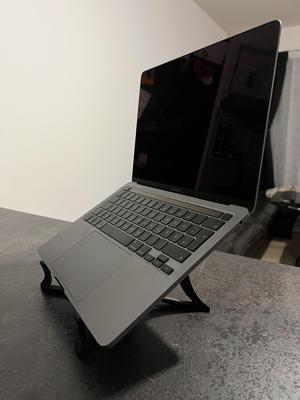 Stable and easy to print laptop stand