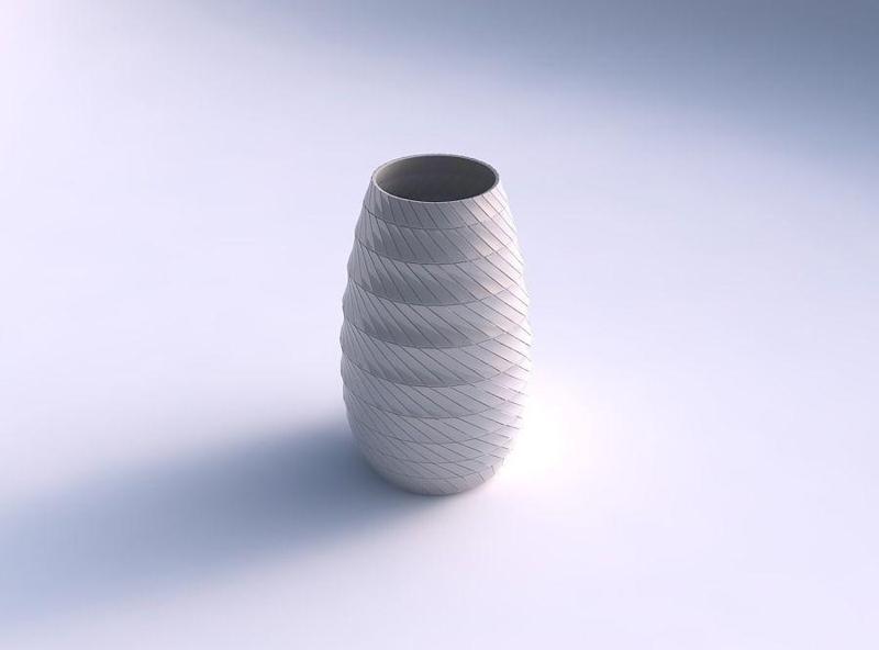 Spacious vase with twisted grid plates