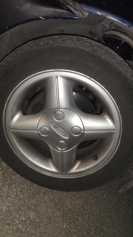 Ford fiesta MK4 1996 rim cap