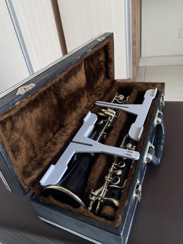 CLARINET STAND