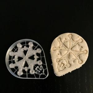 Huguenot cross cookie cutter