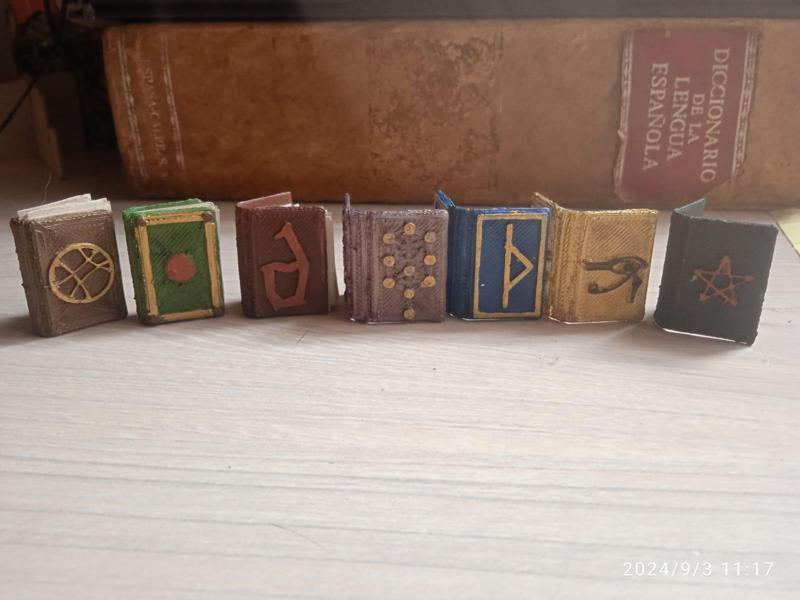 Set of hardcovers for magic books 1:12