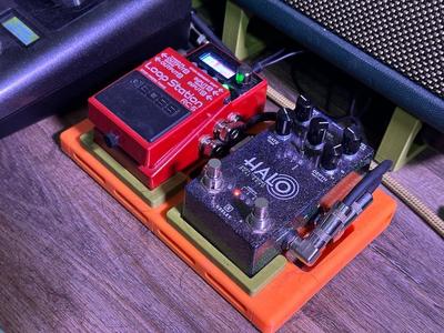 Modular pedalboard for guitar pedals