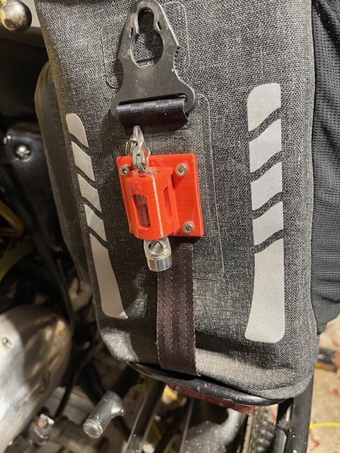 Rear Bicycle Light Holder - RovyVon 