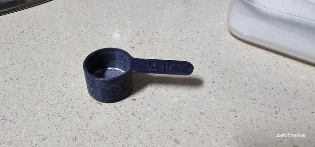 Small scoop to take 5 g of creatine