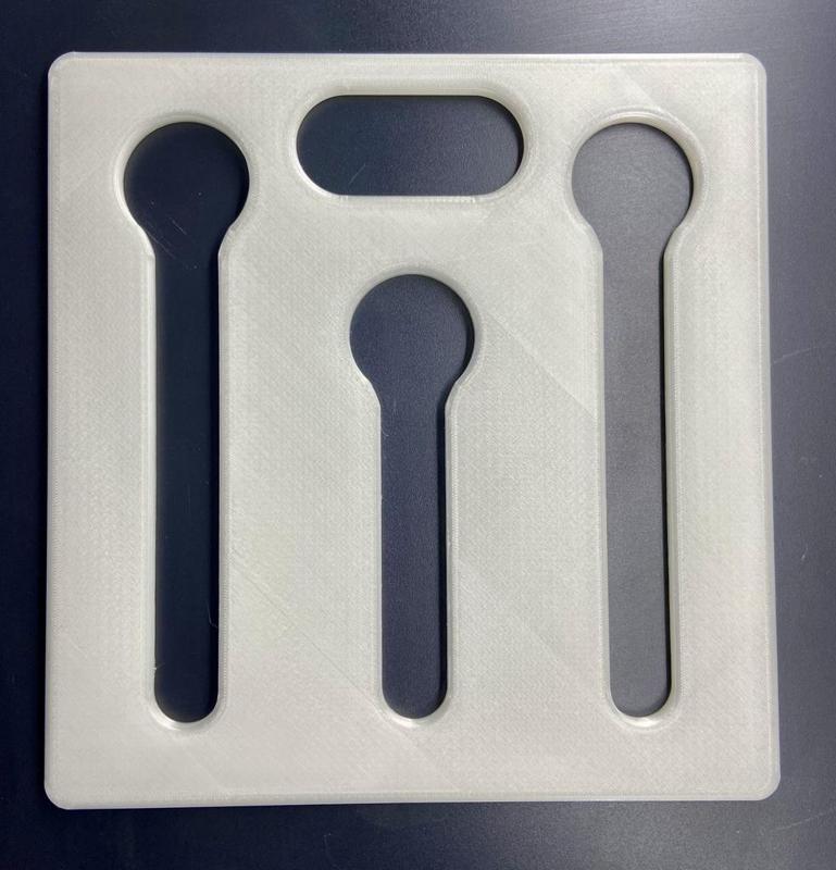 minimalistic beer bottle carrier