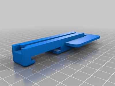 Lower hinge adapter for BEHJÄLPLIG
