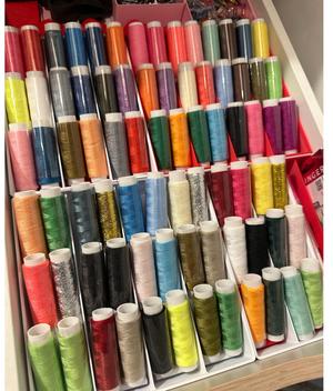Sewing bobbins display kit -- Gridfinity fit