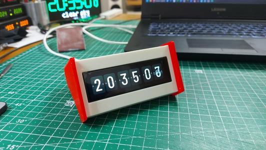 T-Display S3 Long - Clock