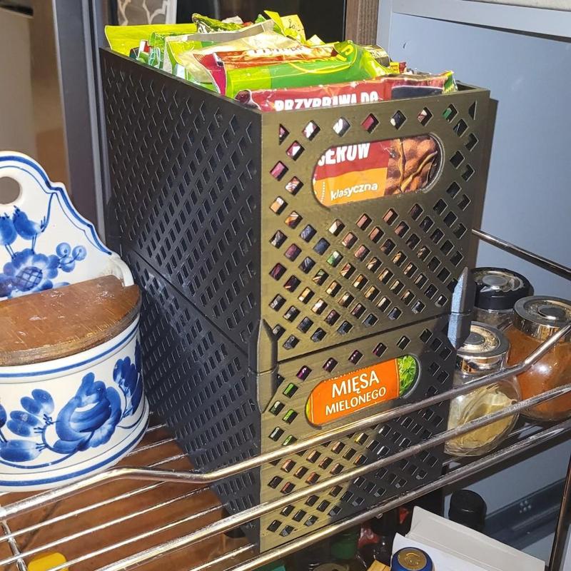 Tiered spice container