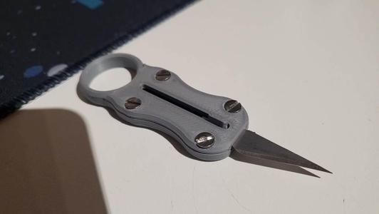Slim Retractable Xacto Blade Keychain