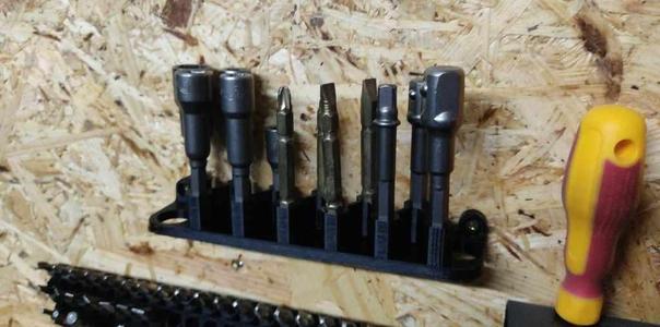 Hex bit holder for 12 bits