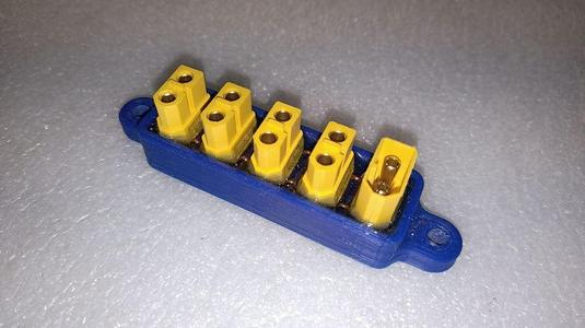 A power strip for XT60's - The Sun Trip