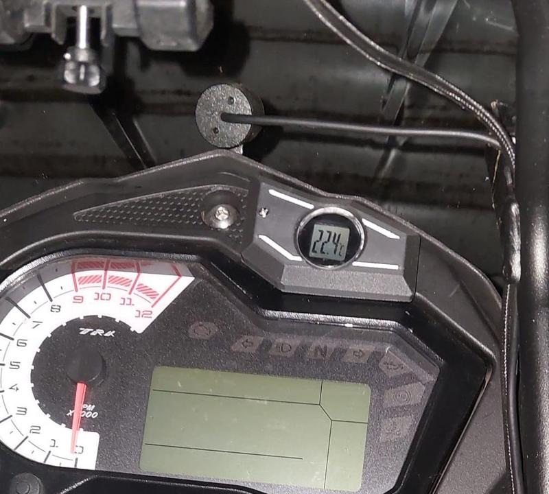 Benelli, TRK 502 x, Bj 2023 Temperaturanzeige