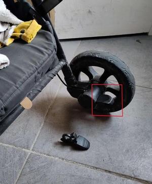 Joie signature Aeria Landau poussette pédale de frein (stroller brake pedal)