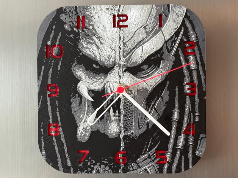 wall / desk clock Predator