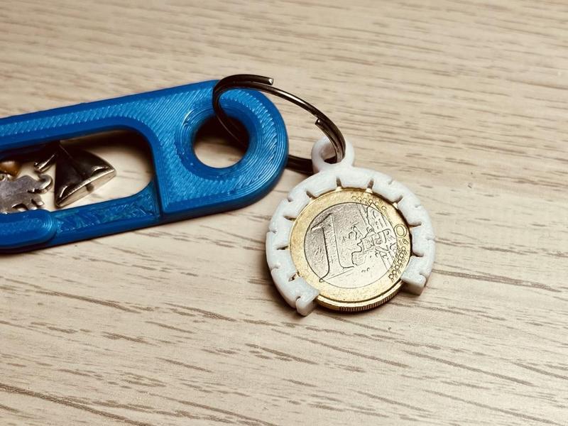 Flexible coin / shopping cart token holder