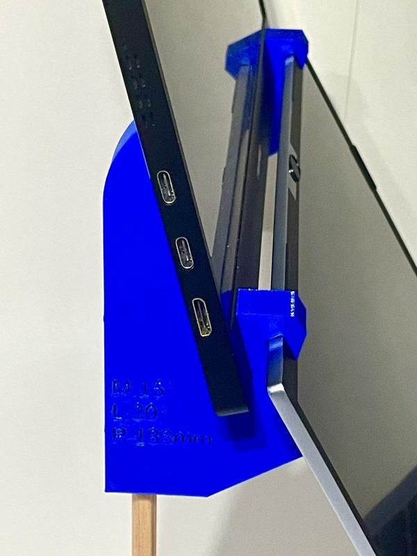 Adjustable Laptop Monitor Holder using Pencils