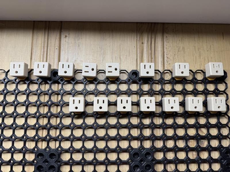 Multiboard Power US120V Plug Holder