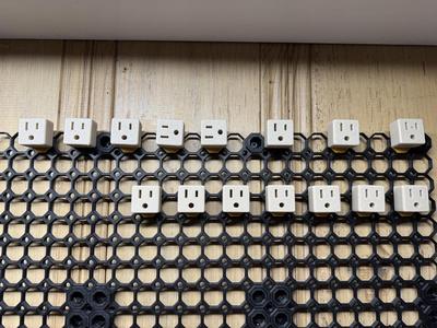 Multiboard Power US120V Plug Holder