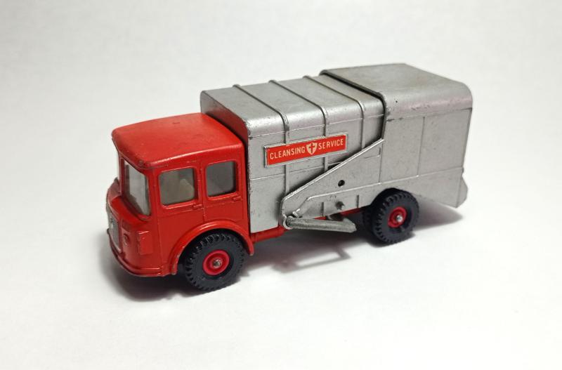 MATCHBOX TIRES - REFUSE TRUCK KING SIZE NO. K-7