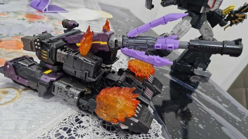 customizable and articulated Requiem Blaster